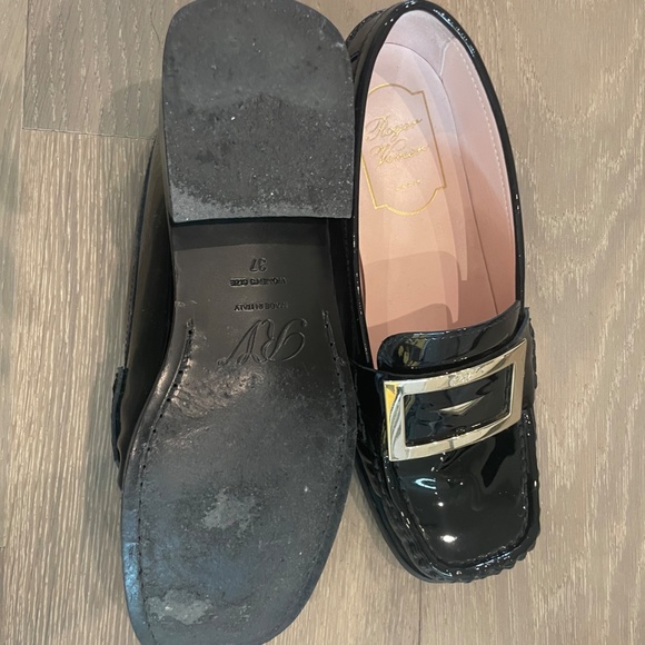 Roger Vivier Shiny Leather Loafer - Picture 4 of 5